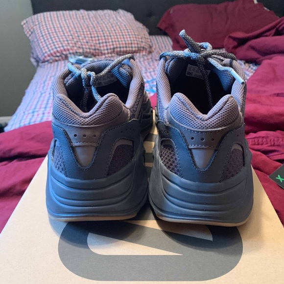 Yeezy 700 Geode - Picture 5 of 6